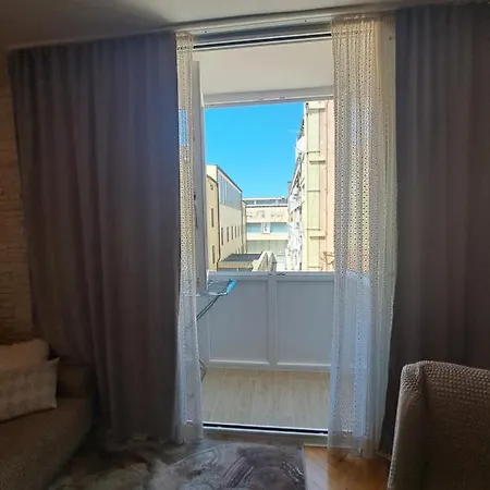 Domenica Apartment *
